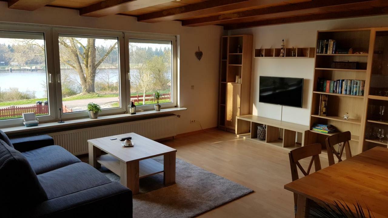 Mit Wunderschoenem Blick Auf Den Nord-ostsee-kanal * Breiholz