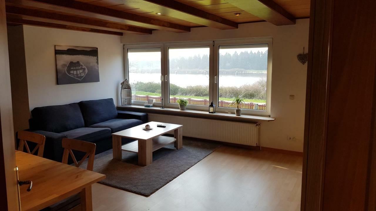 Mit Wunderschoenem Blick Auf Den Nord-ostsee-kanal Breiholz